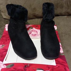 Alpine woods women's black soft faux suede booties has faux fur top
